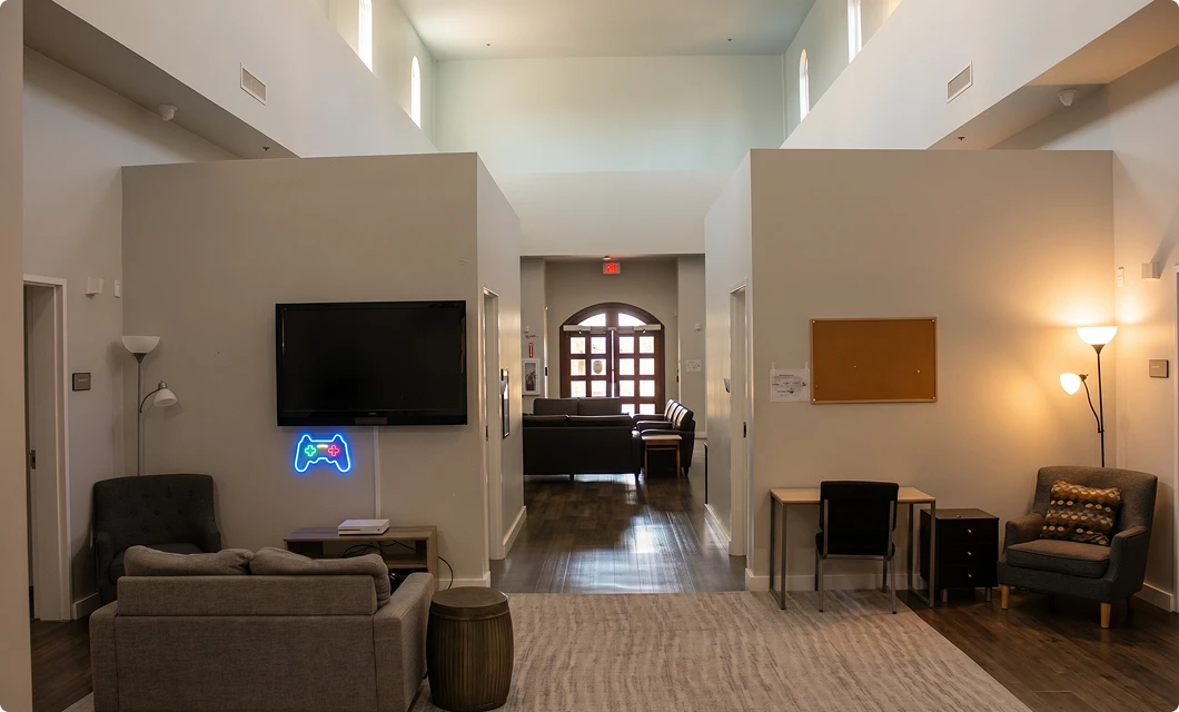 A communal room at Virtue Recovery Houston