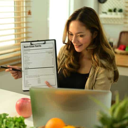   Eating Disorder Treatment Modalities Nutritionist Teaching Patient How To Read Nutrition Label